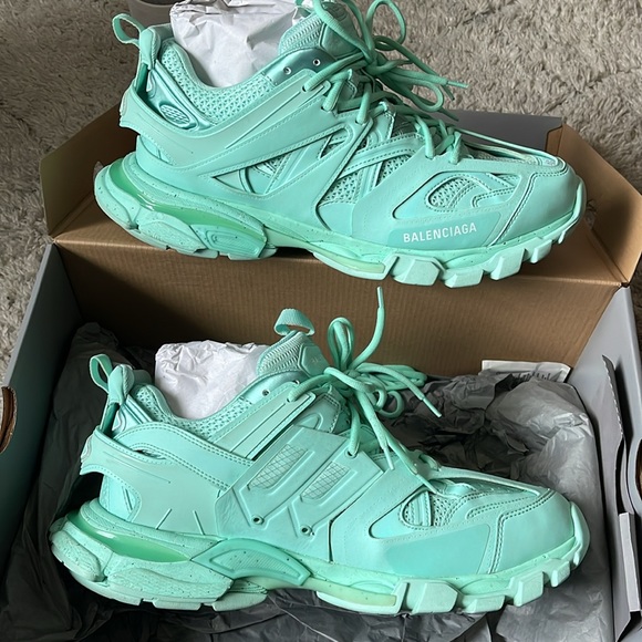 Authentic Balenciaga track sneaker size 12. - Picture 7 of 8